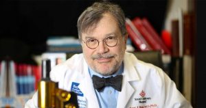 Líder em pesquisas sobre vacinas para doenças negligenciadas, Peter Hotez dará palestra na USP