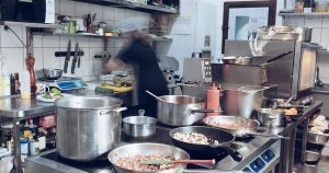 Aluguéis mais baratos atraem “dark kitchens” para áreas periféricas de São Paulo