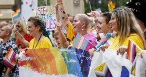 Parada LGBT+ em Ribeirão Preto reacende debate sobre participação de crianças nesses eventos