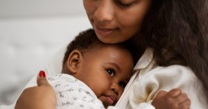 Podcast “Saúde é Pública” dedica minissérie ao tema da saúde materno-infantil no Acre