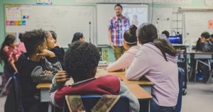 Diferentes abordagens didáticas podem ajudar na inclusão de alunos migrantes em escolas