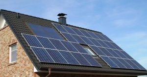 “Série Energia”: Armazenar energia solar em casa pode ser possível