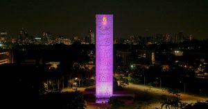 Torre do Relógio da USP comemora 50 anos e se ilumina com novas cores