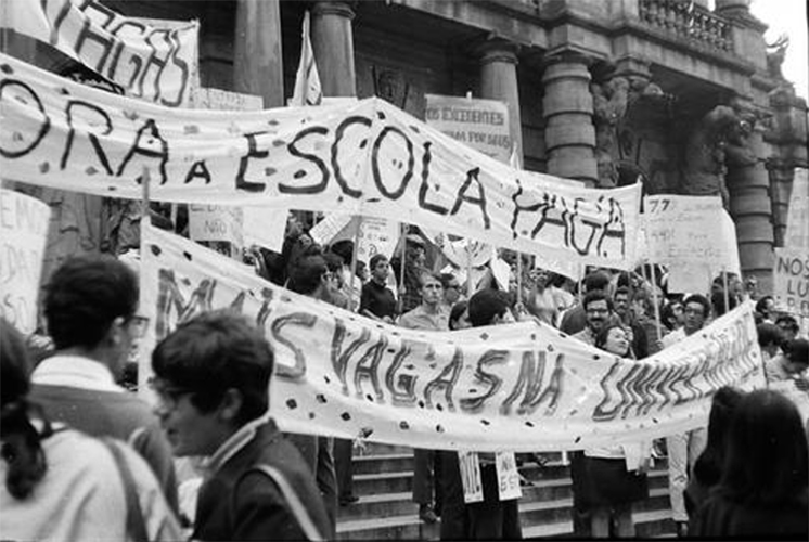 Uma das manifestações feitas pelo movimento estudantil em 1968- Foto: coleção de Paulo Negrão