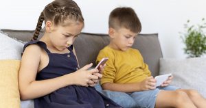 “Crianças não têm maturidade suficiente para enfrentar os desafios do ambiente digital”