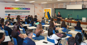 Programa Vem Saber leva ciência e formação para alunos e professores do interior de São Paulo
