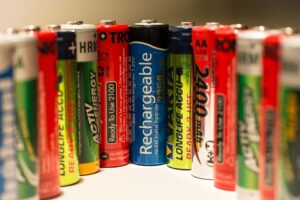 Reciclagem de baterias de lítio é um processo crucial para o mercado de eletrônicos