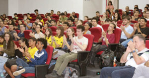 Iniciativa na USP São Carlos auxilia alunos de física a entender melhor o curso e a carreira