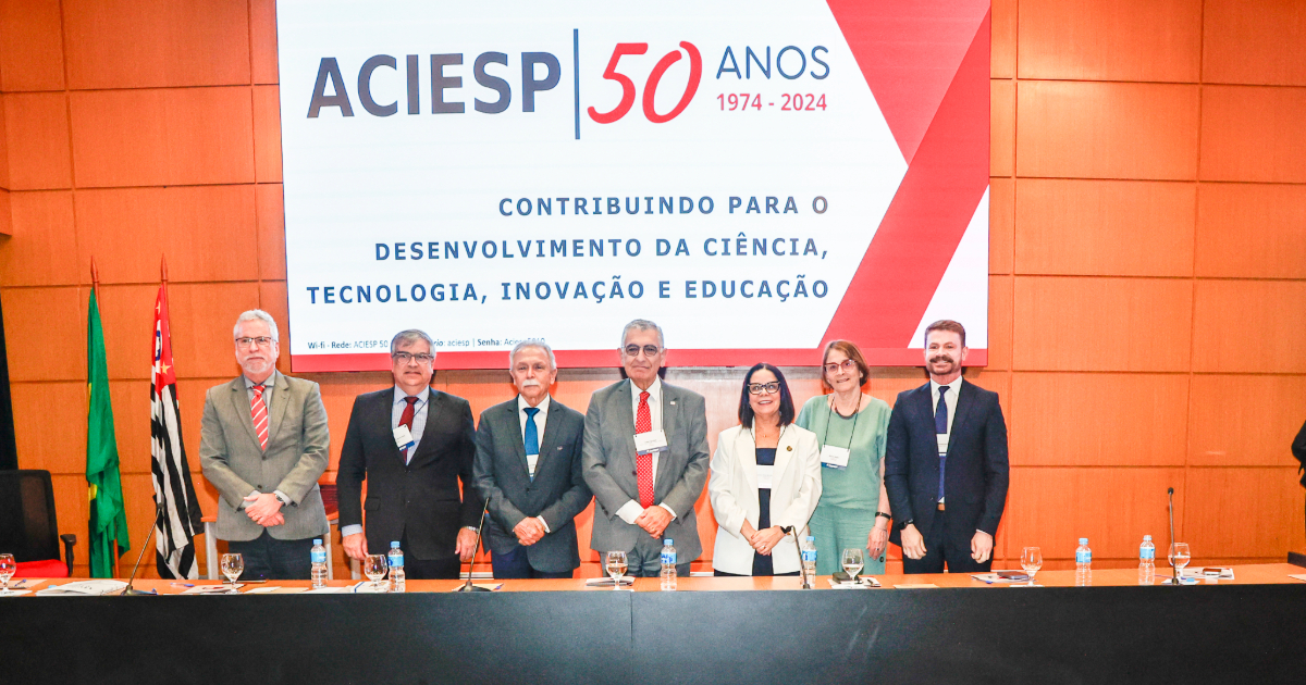 Dirigentes que participaram da celebração dos 50 anos da Aciesp - Foto: Marcos Santos/USP Imagens