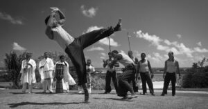 Foto de uma roda de capoeira