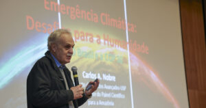 Ações humanas estão provocando um ecocídio planetário, diz Carlos Nobre