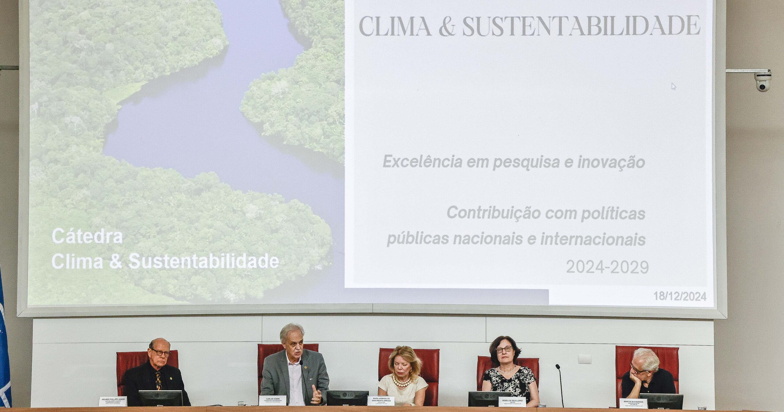 A cerimônia de lançamento da Cátedra Clima & Sustentabilidade aconteceu na Sala do Conselho Universitário, no dia 18 de dezembro - Foto: Marcos Santos/USP Imagens