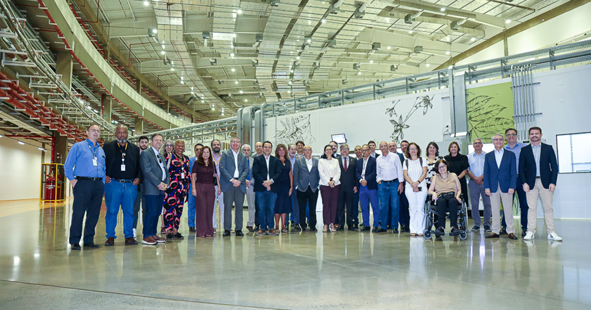 Delegação da USP visita o Centro Nacional de Pesquisa em Energia e Materiais