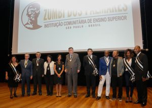 Reitor é agraciado com medalha do Mérito Cívico Afro-brasileiro