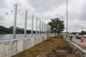 Muro da Raia Olímpica começa a ser substituído por painéis de vidro