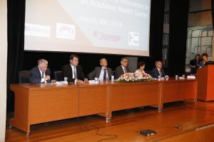 Simpósio debate a gestão de centros acadêmicos de saúde