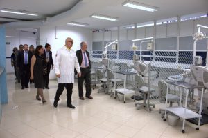 Odontologia da USP em Ribeirão Preto moderniza instalações clínicas