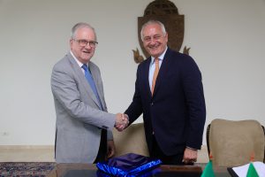 Reitor recebe embaixador da Itália em visita à Universidade