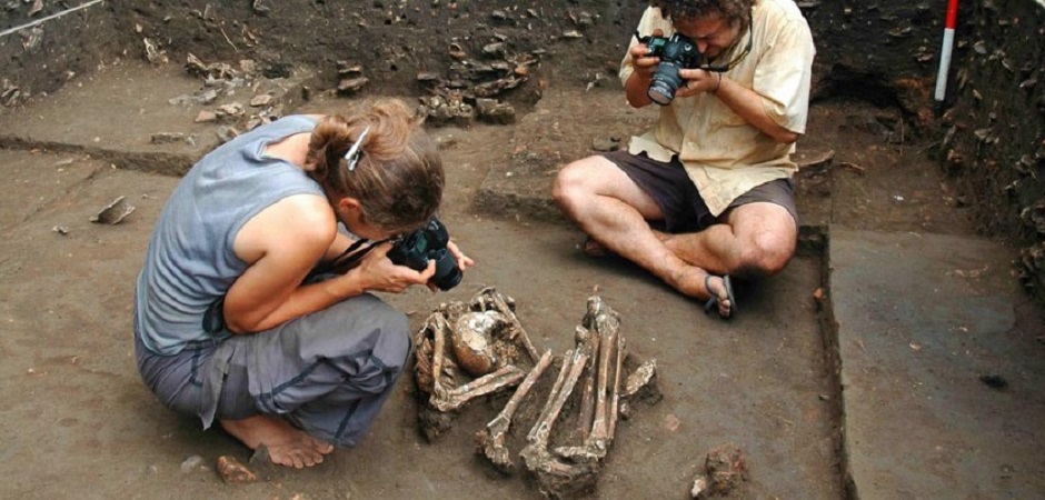 Arqueólogos trabalham em sítio na Amazônia. Foto: Laboratório de Arqueologia dos Trópicos da USP/Arquivo PAC