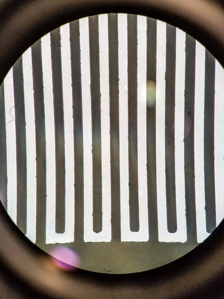 Filmes ultrafinos com três camadas onde são colocadas sequências de DNA para detectar o vírus